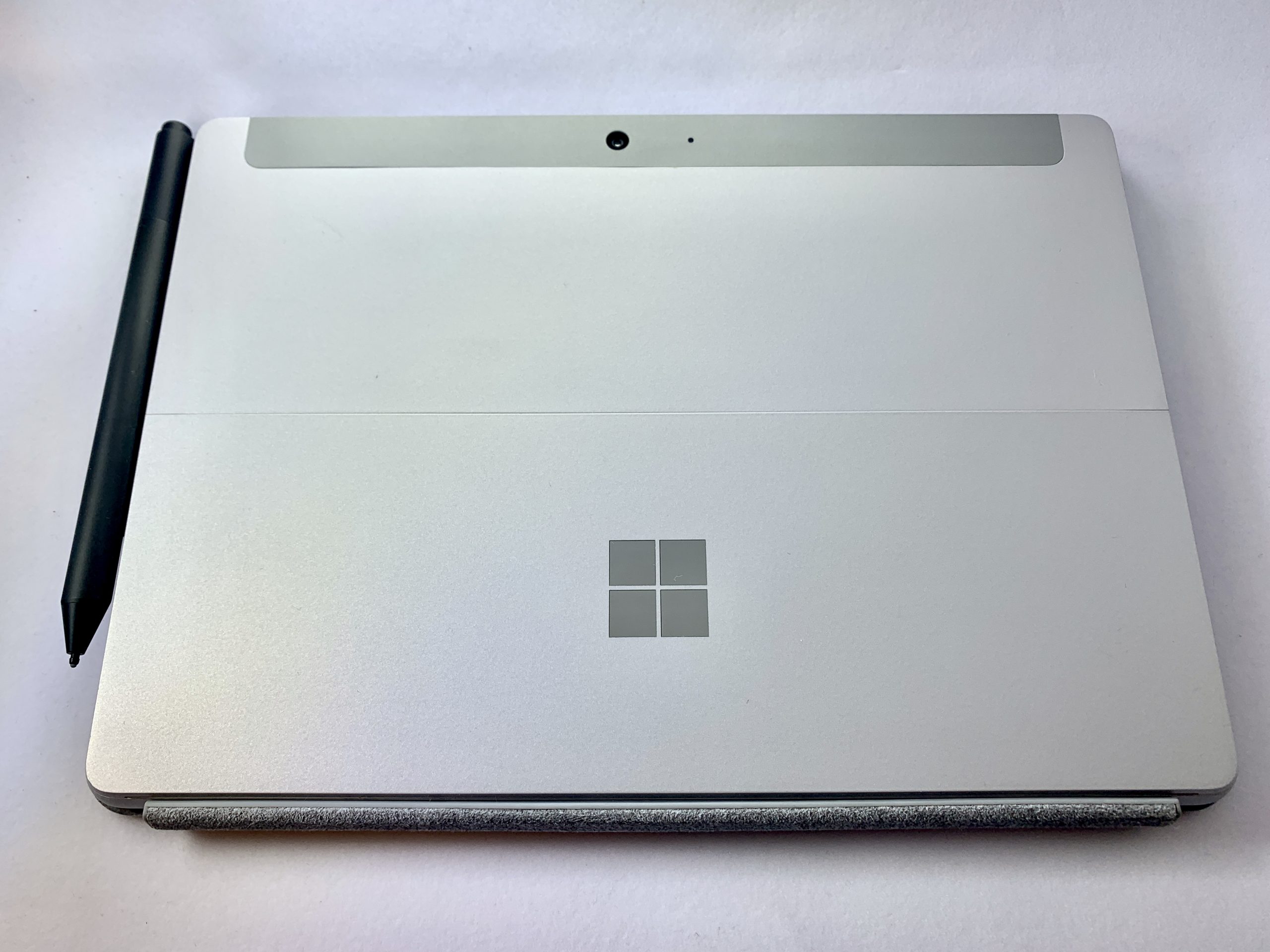 新型Surface Go 2の旧型スペック比較とOfficeなし版を国内で安く購入