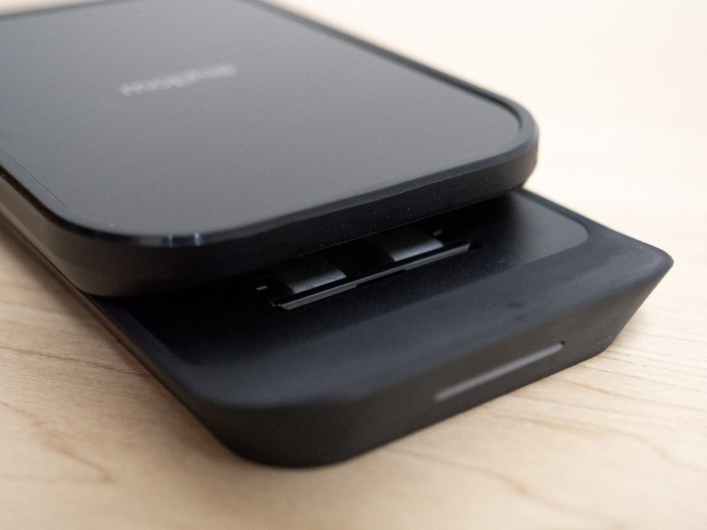 レビュー】Apple限定販売「mophie wireless charging stand